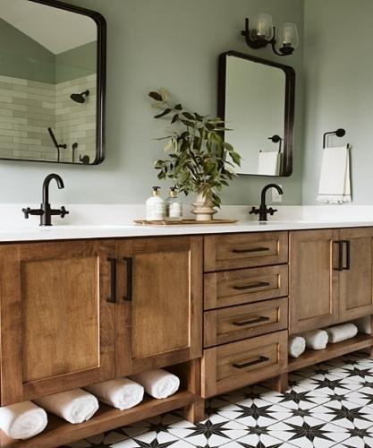 Paint cabinets in muted colors to add a soft, sophisticated touch to your farmhouse⁢ bathroom