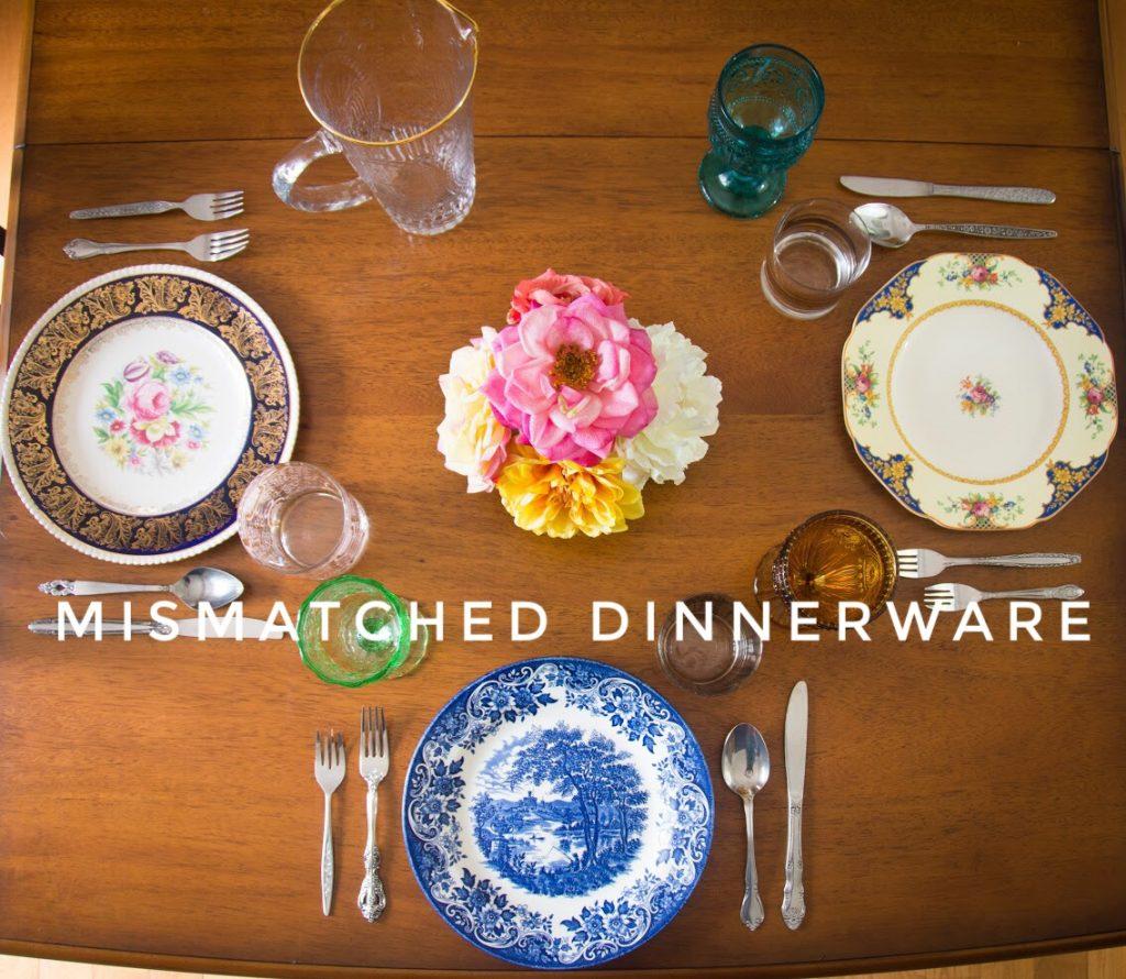 Mismatched ⁢tableware: Use eclectic dishes to create ‌a casual dining atmosphere ⁤in your living room