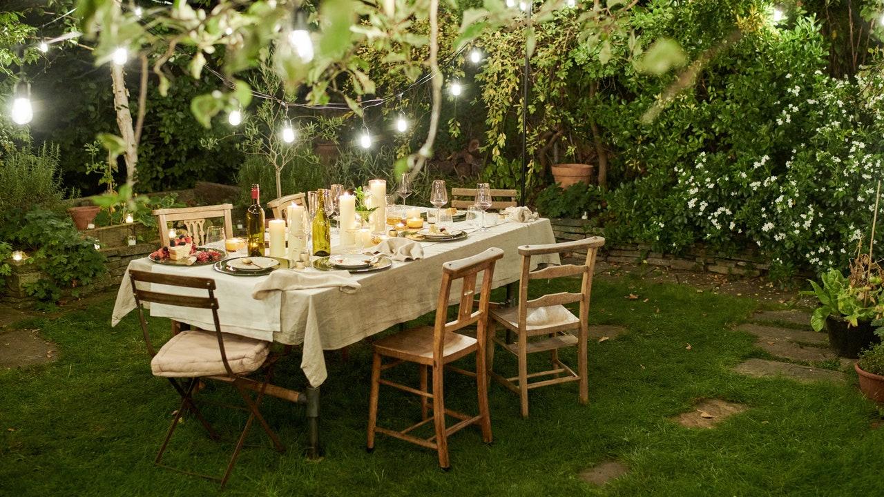 Charming fairy lights to⁢ create a magical‍ backyard‍ ambiance