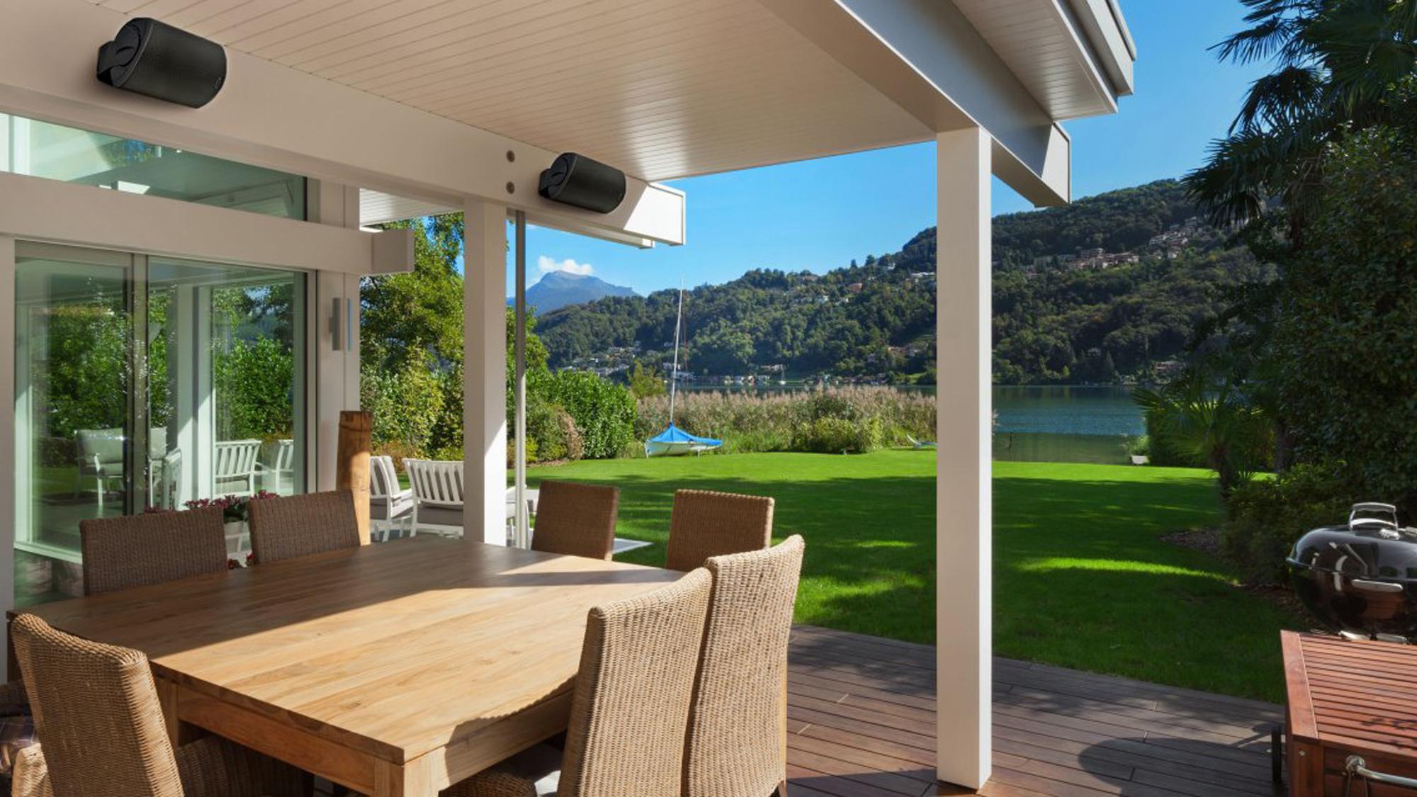 Add a sound system for‍ music enjoyment on your Screened Porch