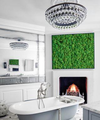 Install a dramatic chandelier to elevate ⁤the ambiance ⁤of your ⁢eclectic bathroom retreat