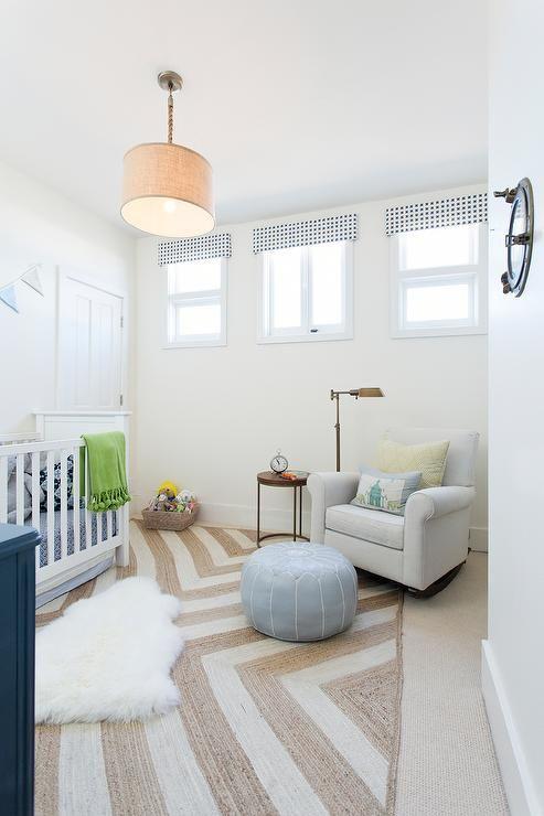 Layer rugs to define areas within⁤ your small⁣ nursery