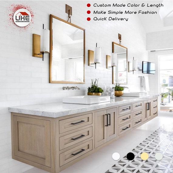 Choose unique hardware for cabinets that reflect your ‌personal style ‍in your eclectic bathroom