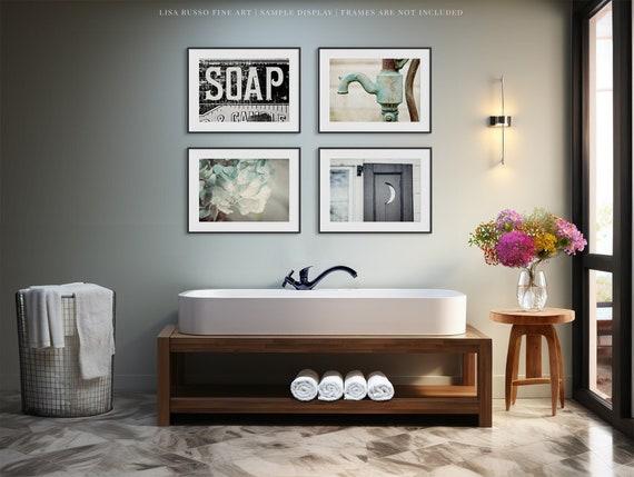 Personalize ⁢with framed ⁢art or photographs to infuse personality into your farmhouse bathroom