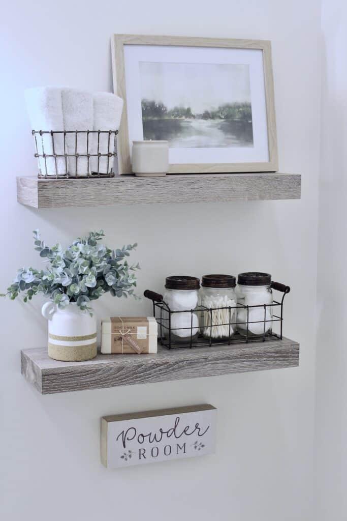 Use open shelving to display⁤ beautiful towels and farmhouse-style decor in your ⁤bathroom