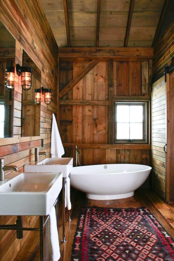 Transform your small wooden ⁤bathroom with clever designs that maximize space and functionality