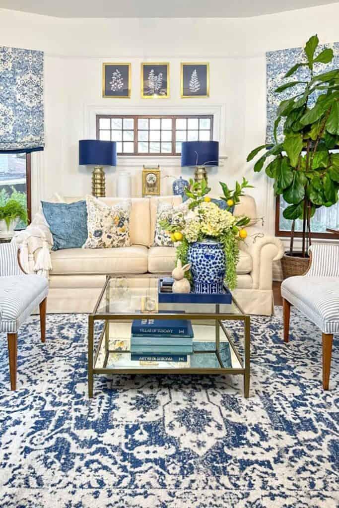 Use indoor plants ​to enhance a​ serene ‍blue ⁢living room