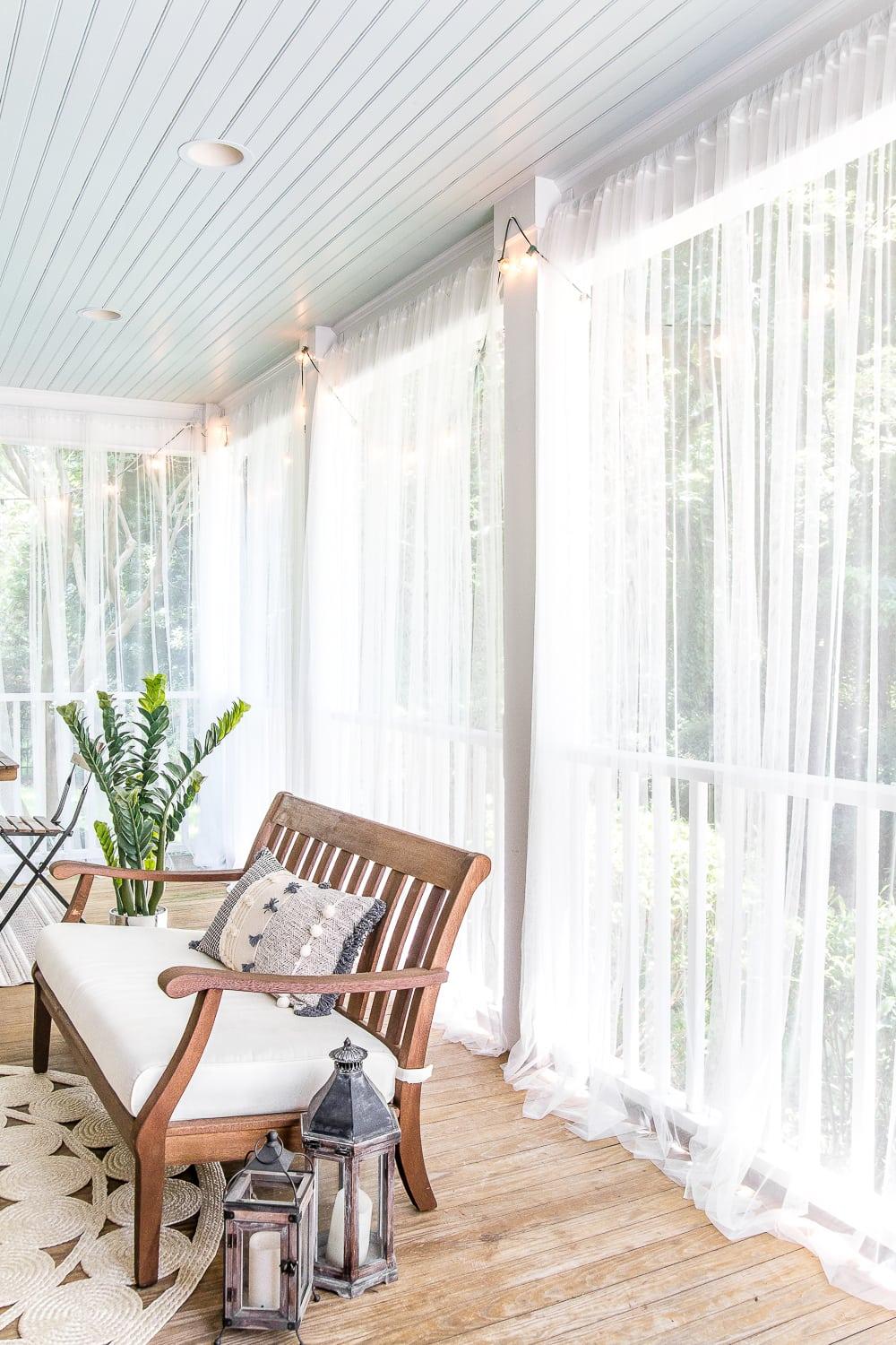 Use sheer curtains⁤ for⁣ privacy in your screened porch