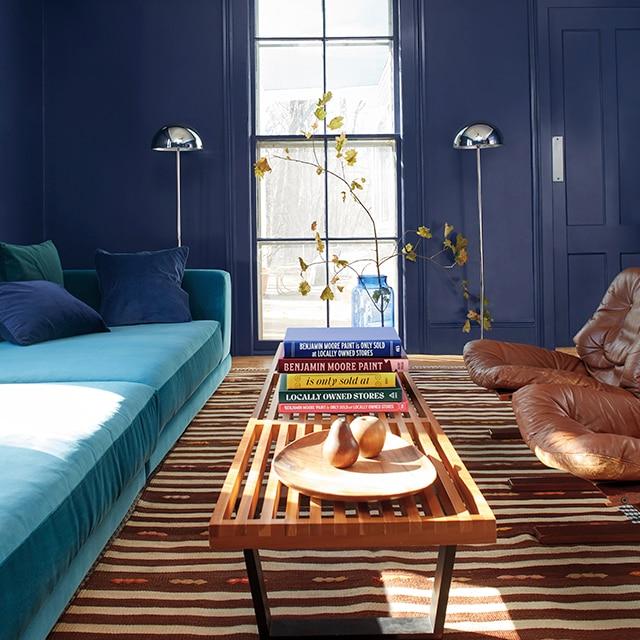 Use bold paint colors to set ⁣the tone in your ‌eclectic living​ room