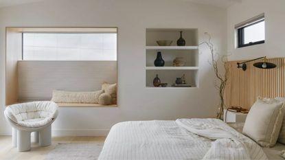 Limit decorative items to essentials in your Minimalist ‍Bedroom