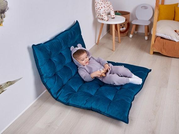 Design a cozy nook with⁢ blue bean​ bags⁣ or floor cushions