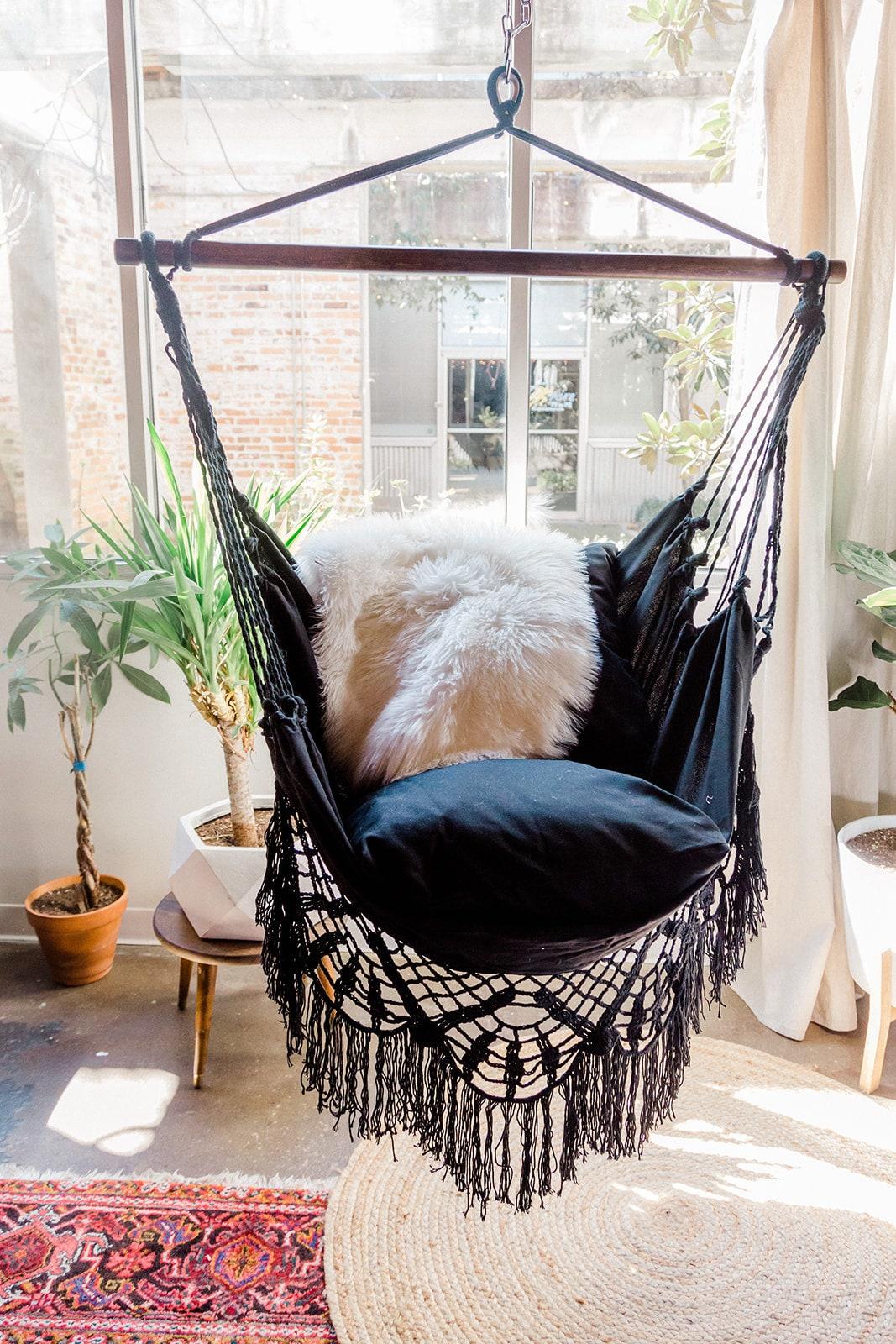 Add unexpected elements like ‍a hammock or swing chair for fun‌ in the eclectic living⁢ room