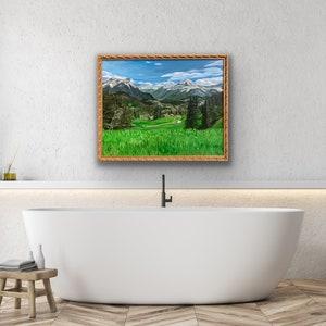 A unique wall art ‌piece to personalize your Chalet Bathroom