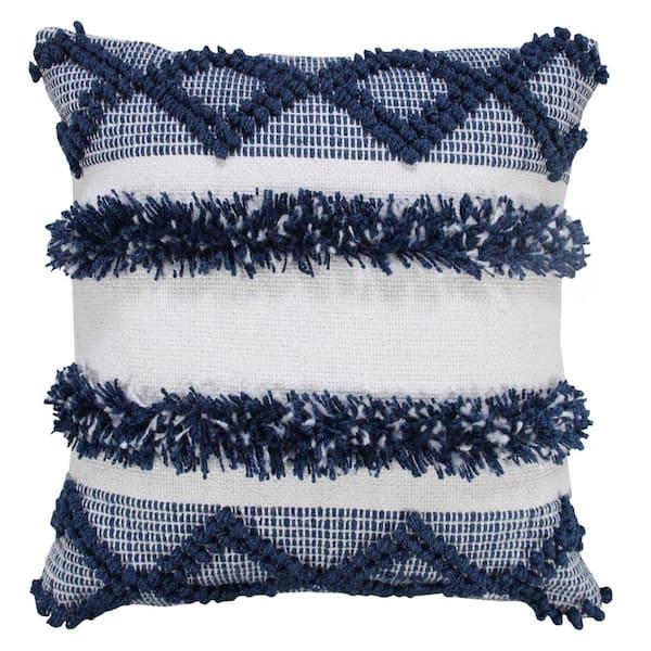 Incorporate patterned blue⁢ throw‍ pillows ​for‍ added⁢ texture