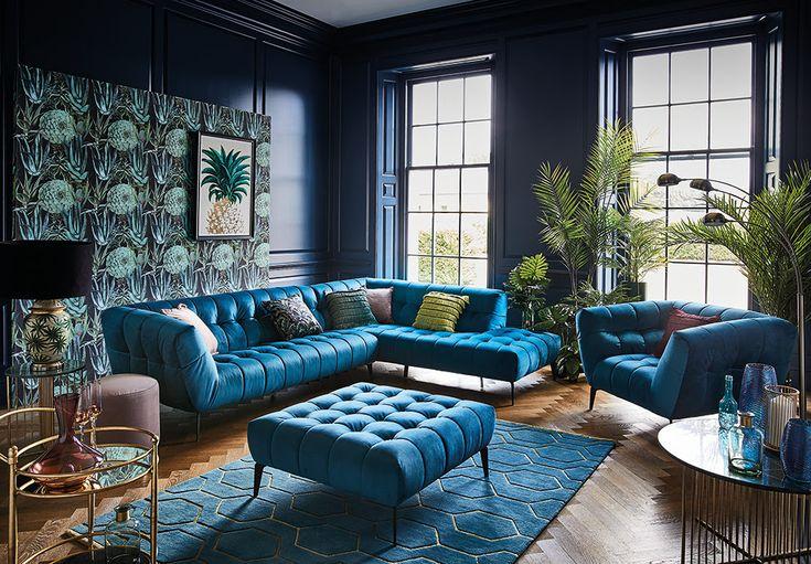 Use art deco elements to elevate your‌ blue living room