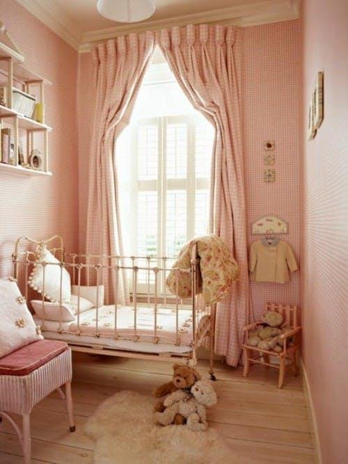 Use ​vintage finds for a charming touch in‍ your Nursery ⁢Nook