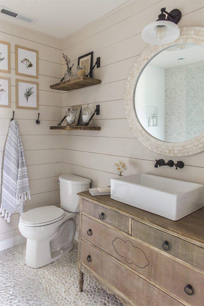 Incorporate shiplap walls for that classic farmhouse ⁣bathroom ⁣aesthetic