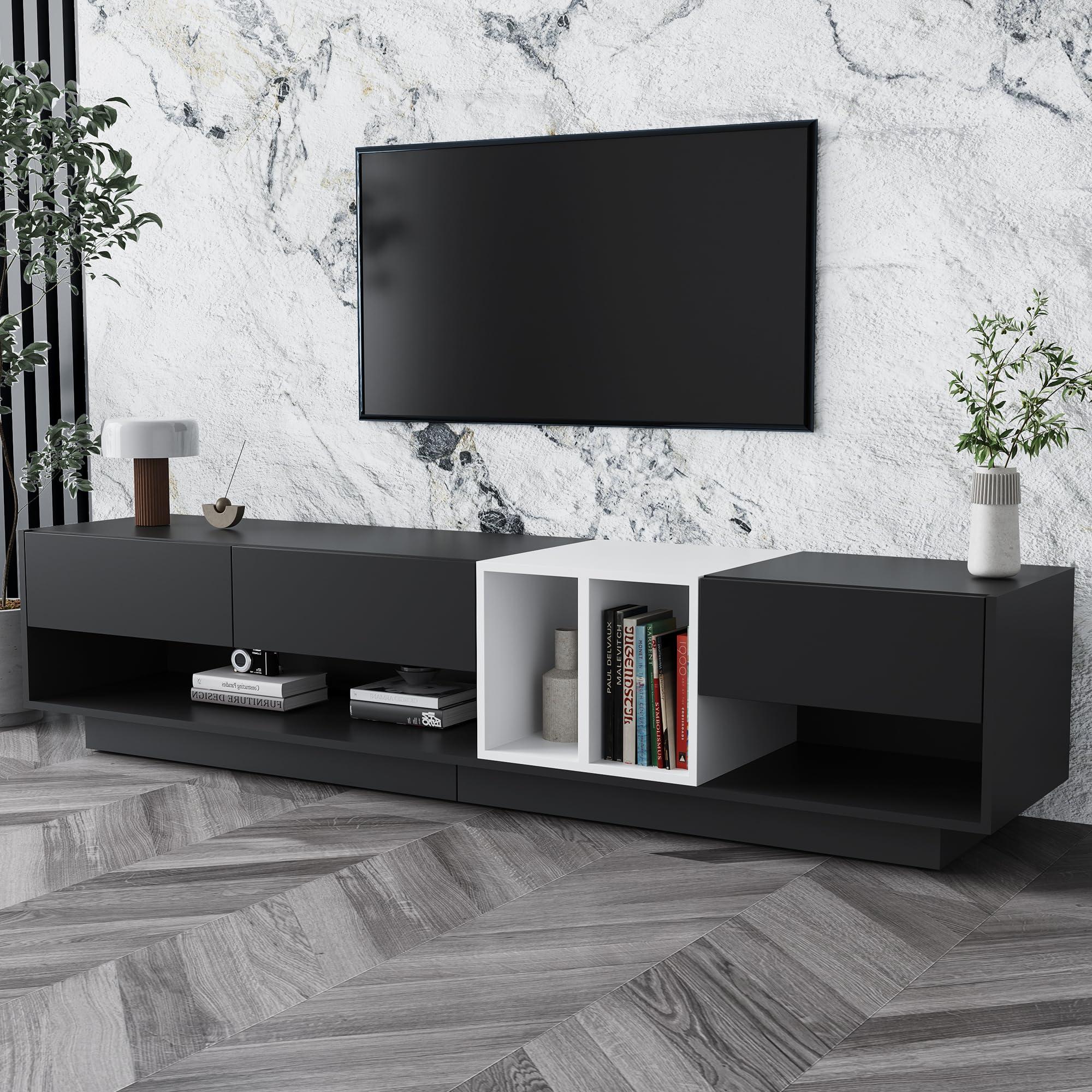 Integrate a sleek media console for a tidy and stylish living room‌ setup