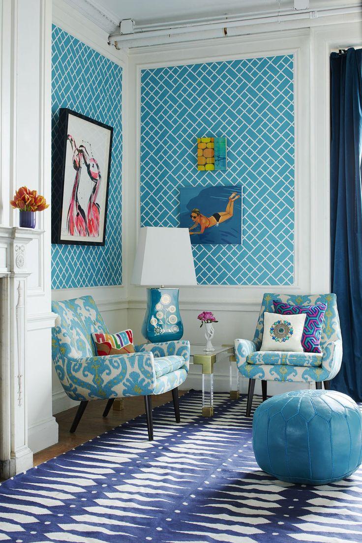 Mix ‍vintage and modern decor for an eclectic blue look