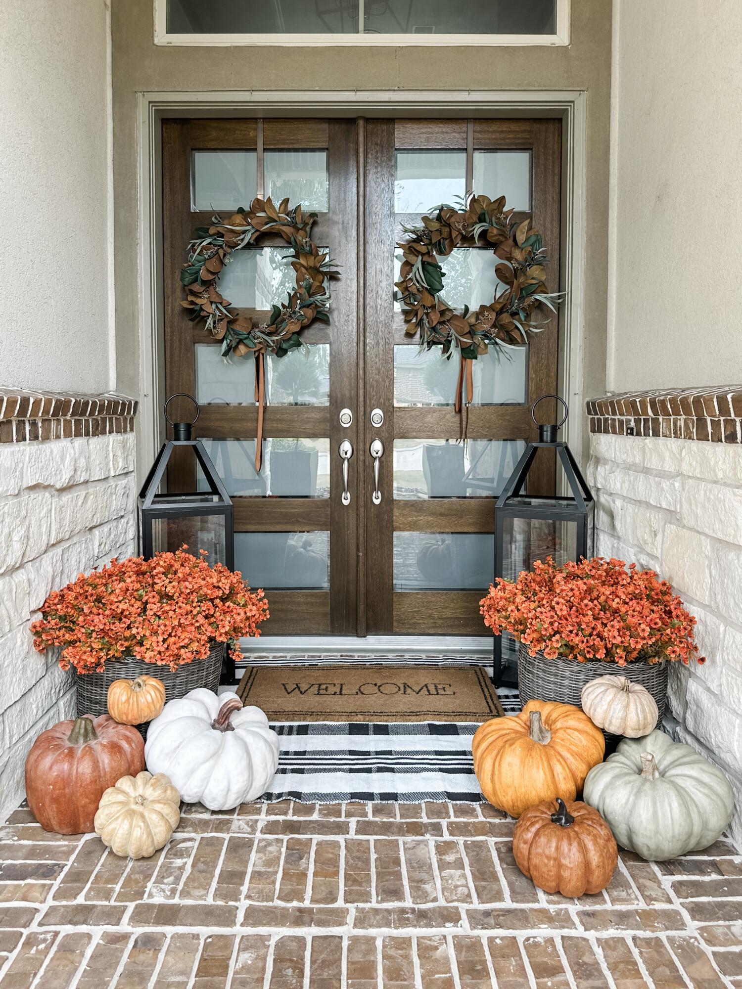 Include ⁤a seasonal theme for decoration on your screened porch