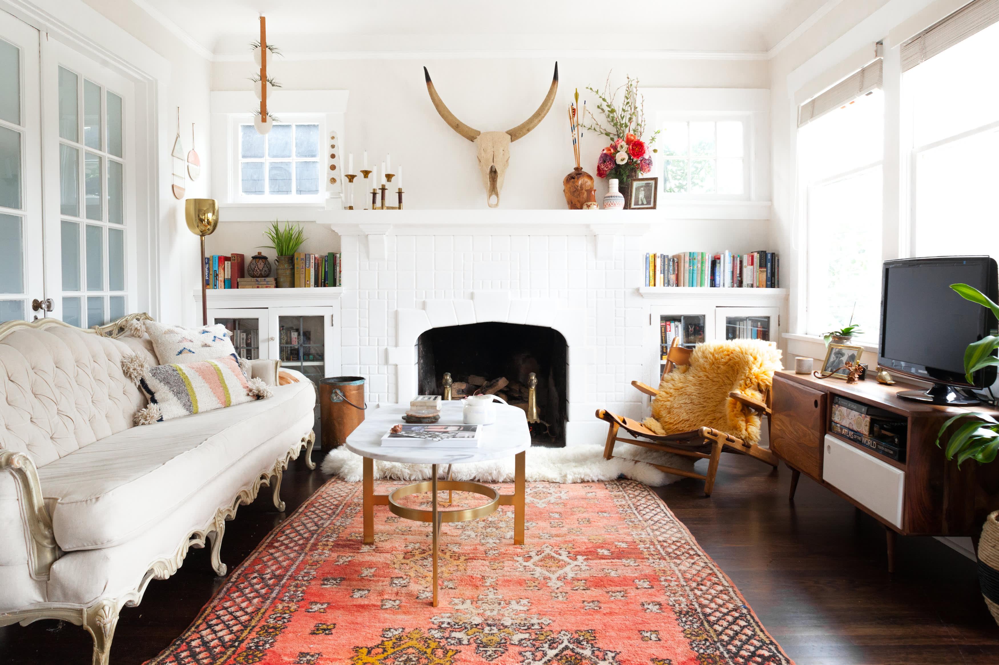 Embrace mismatched⁣ furniture for an effortlessly chic look in your‌ Vintage Living Room