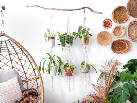 Add decorative macramé plant hangers to‌ bring greenery up ⁤high⁣ in your Boho Living Room