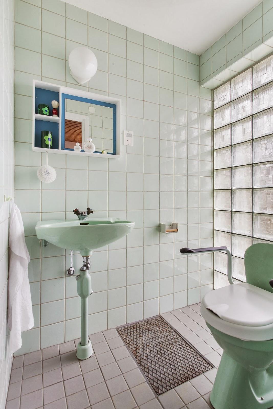 Use pastel shower tiles to elevate ‌your bathing ‌experience