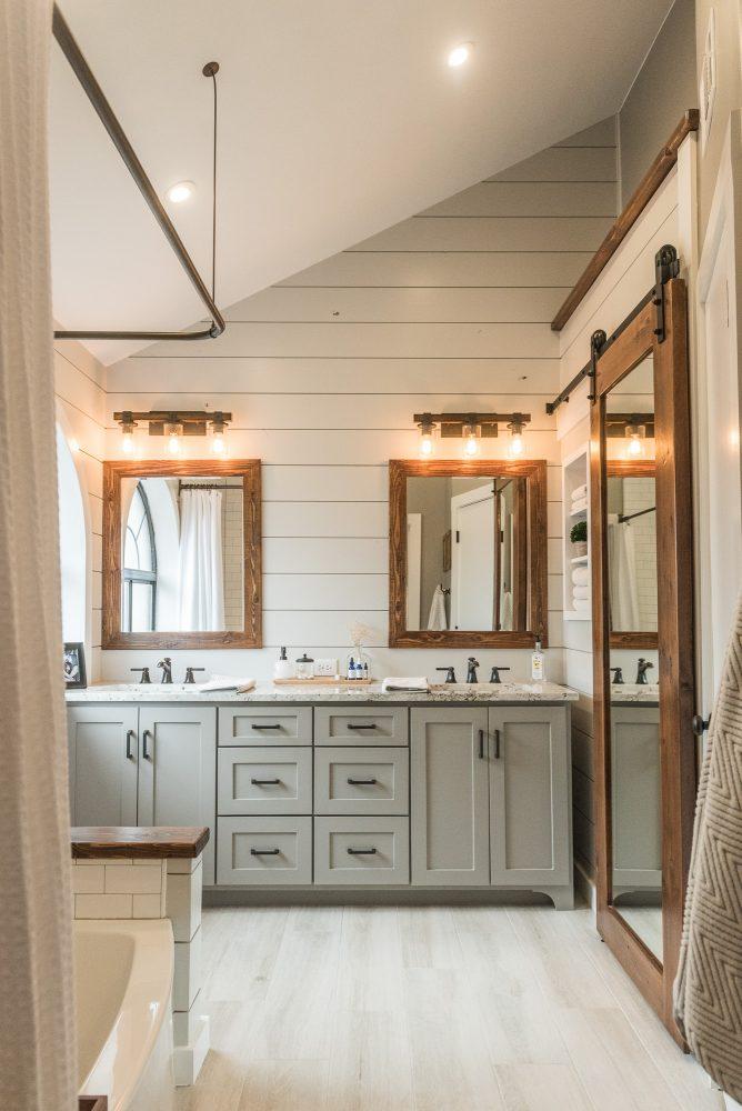 Use repurposed ‍materials for a unique and eco-friendly farmhouse bathroom design