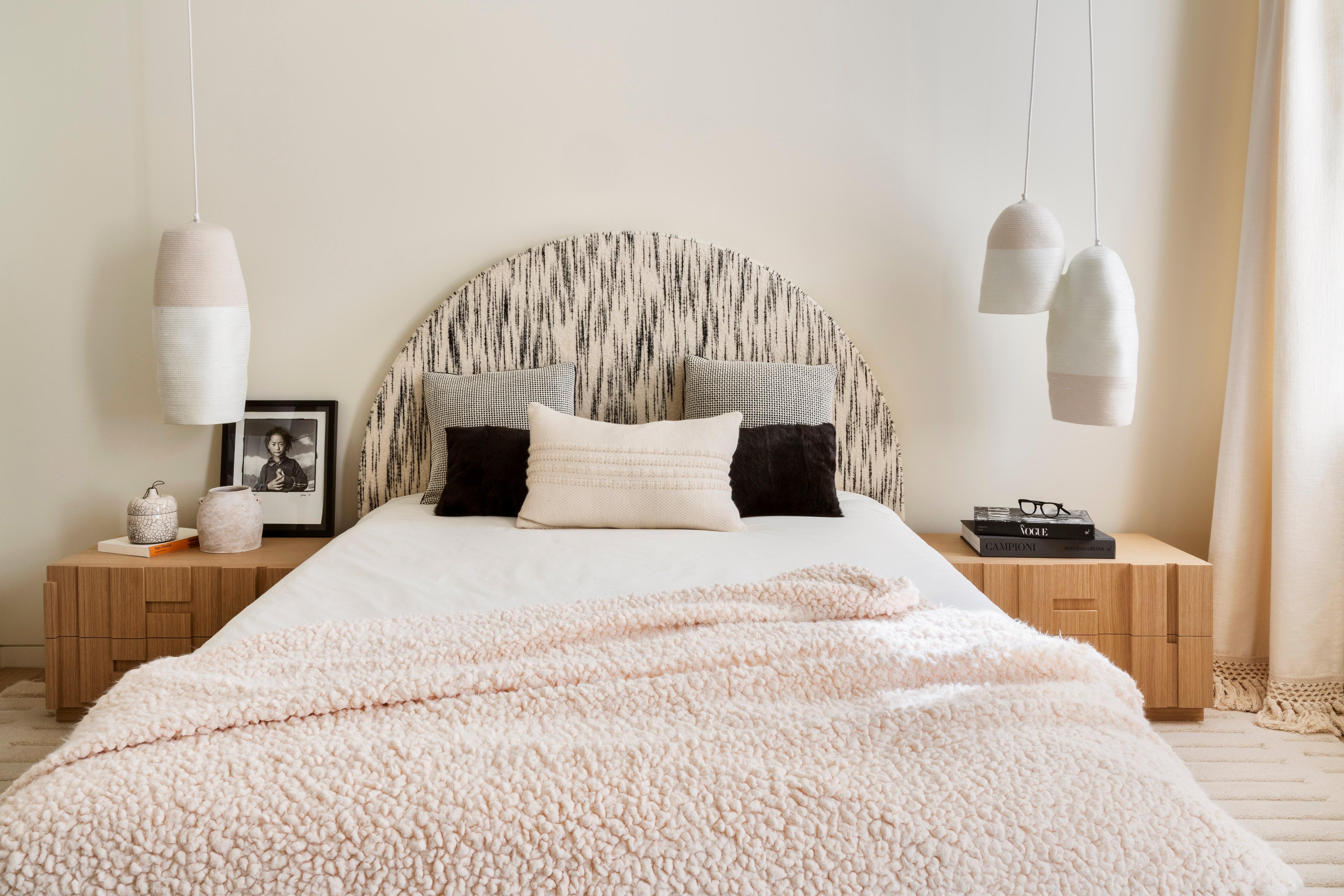 Embrace neutral colors for a calming Minimalist Bedroom atmosphere