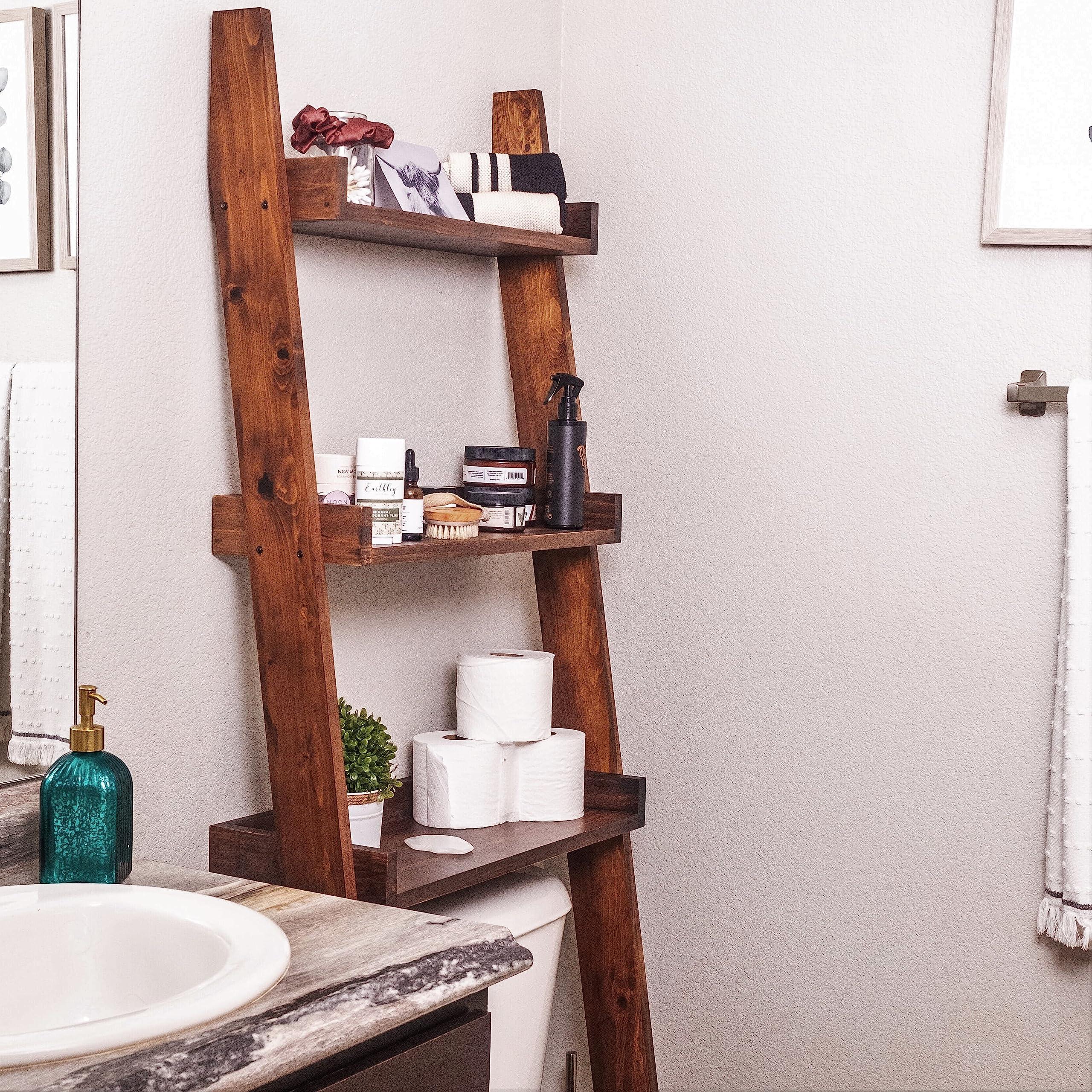 Install a ladder ​shelf for stylish⁢ Chalet Bathroom organization