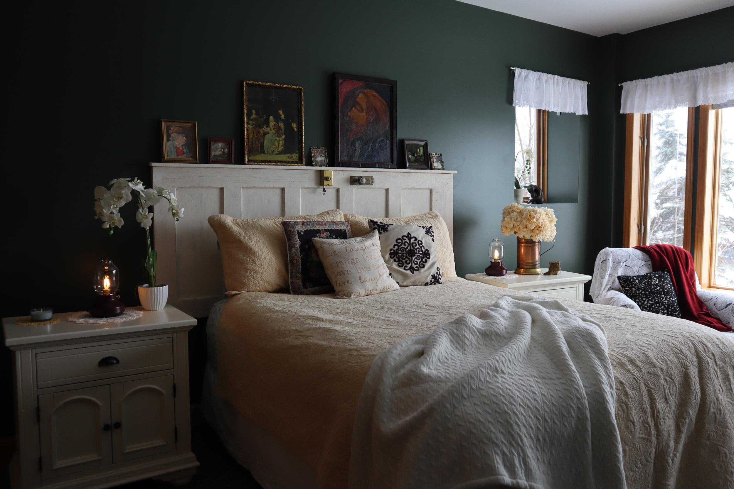 Eclectic Mix: Blend various styles for a unique bedroom personality