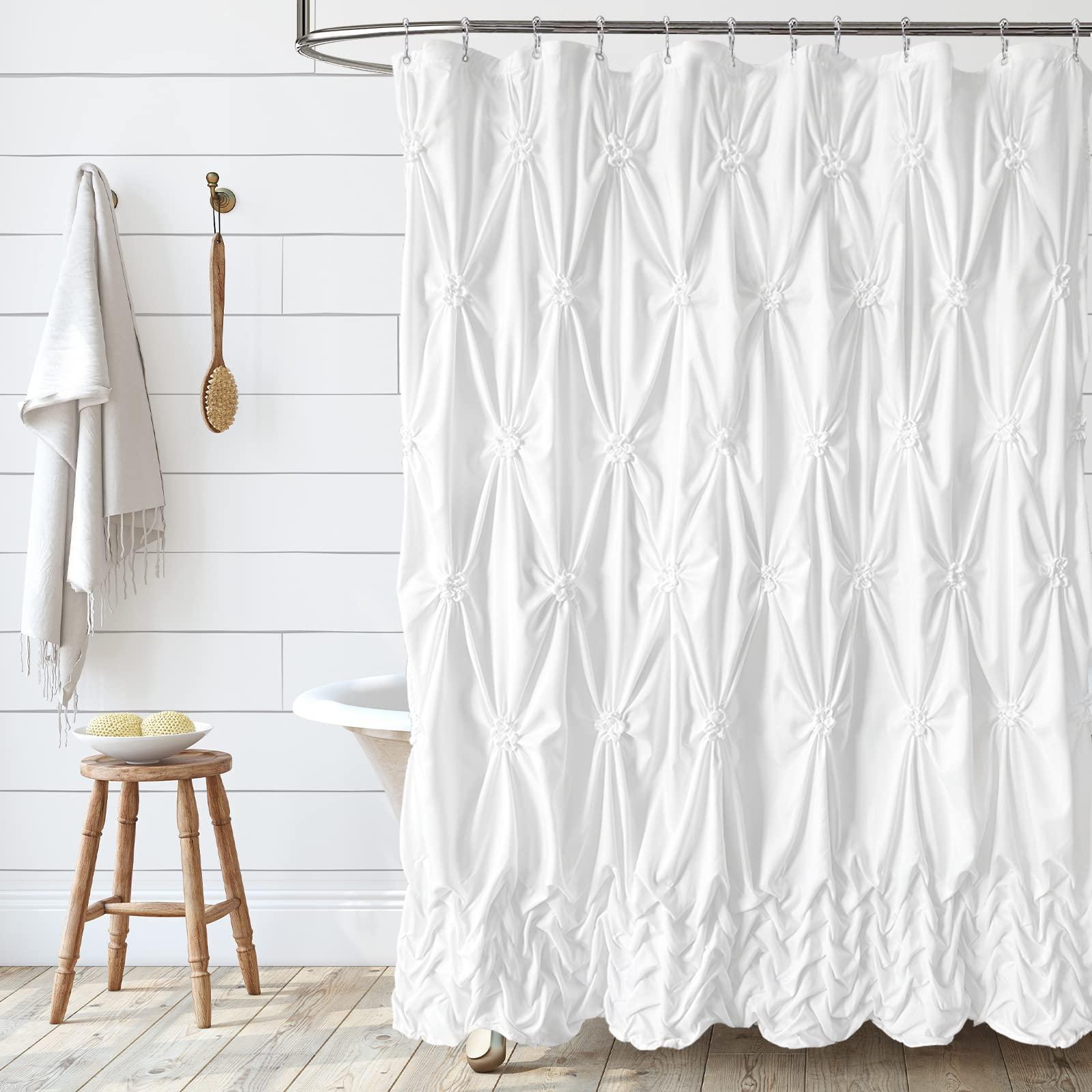 Decorate ⁢with farmhouse-style textiles for ​comfort and warmth in ‌your⁣ bathroom