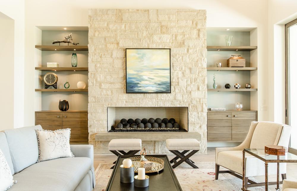 Add a grounding element⁢ with a ⁤stone fireplace in your‍ earthy living room