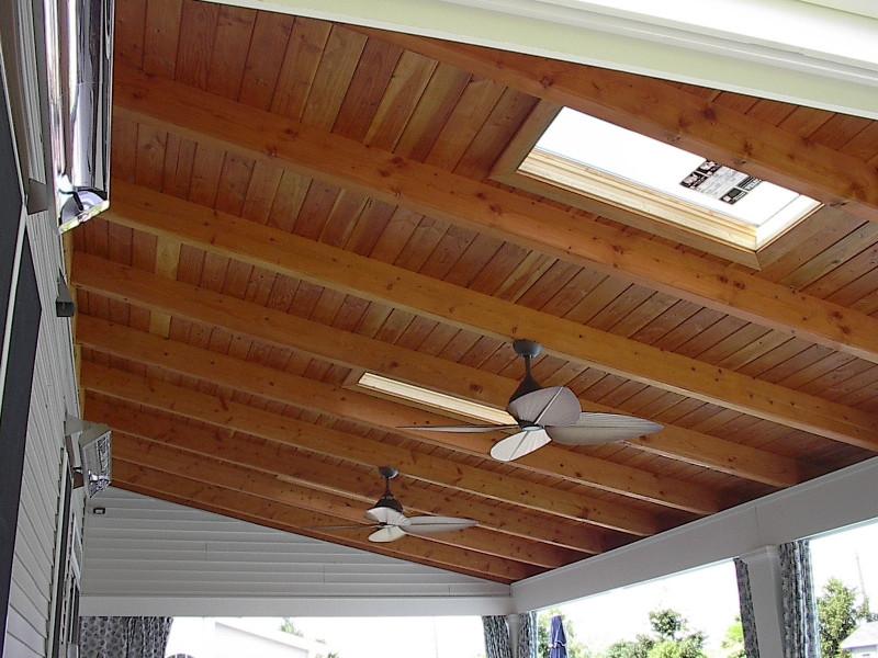 Install a ceiling fan for comfort⁤ on ‍hot screened porch days