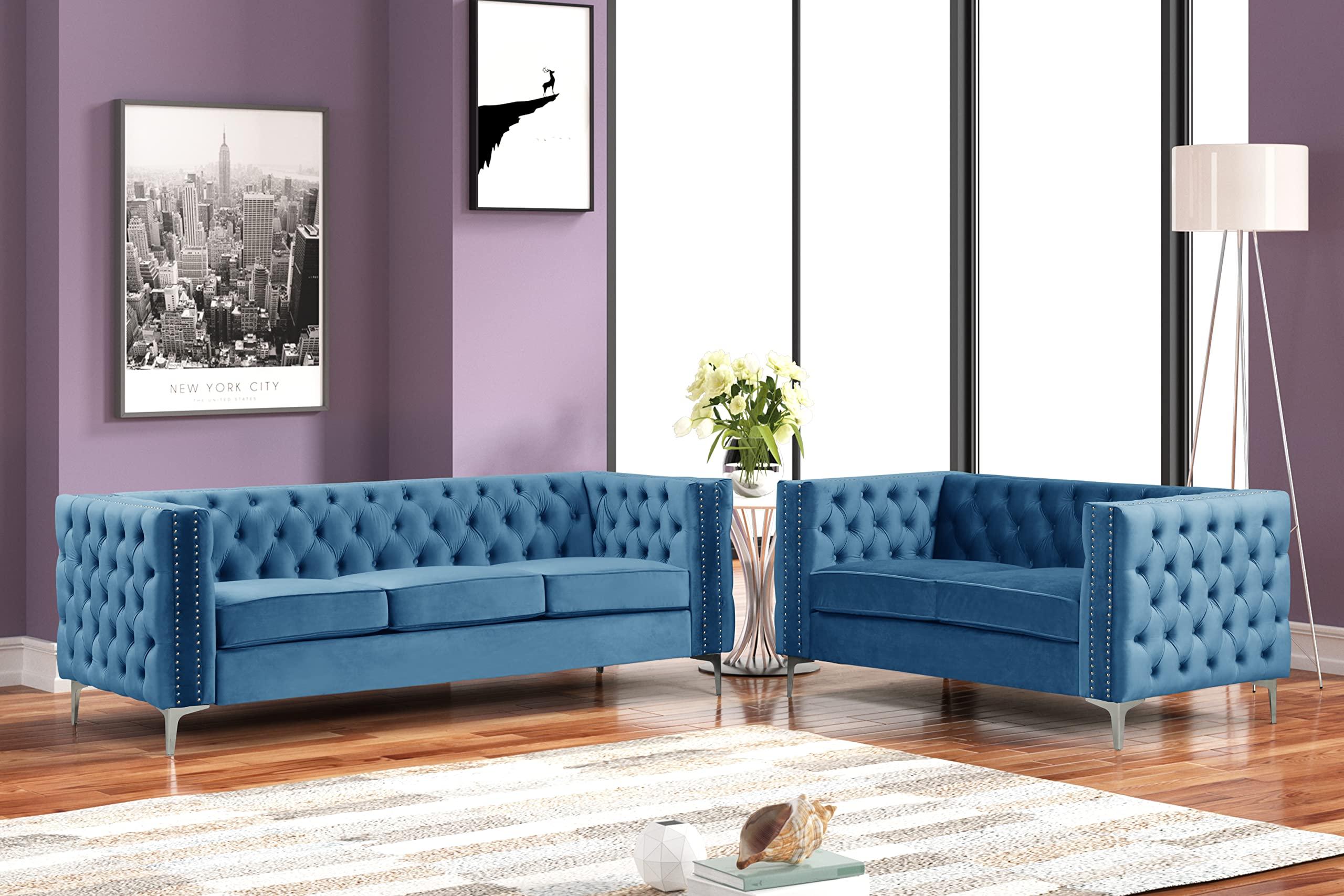 Choose blue furniture‍ pieces⁤ that stand​ out beautifully