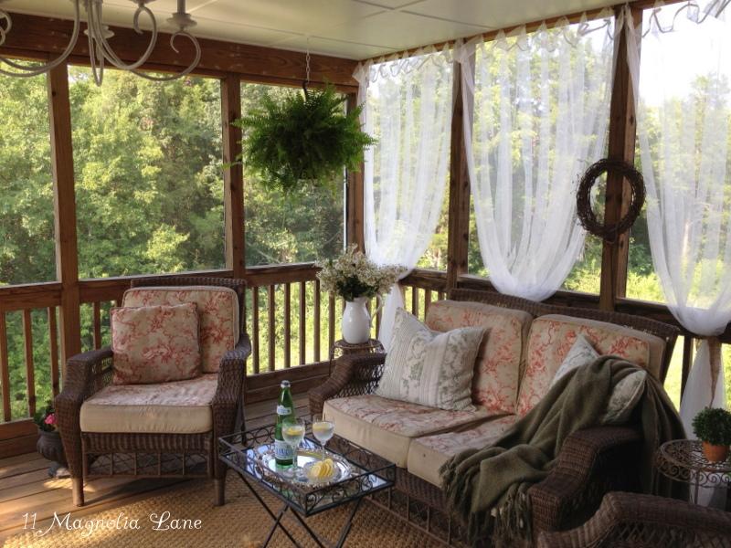 Use sheer⁤ curtains for privacy while maintaining a⁤ bright screened porch