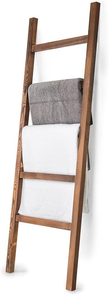 Add ‌a rustic ⁢ladder for ⁤stylish towel storage in your farmhouse bathroom