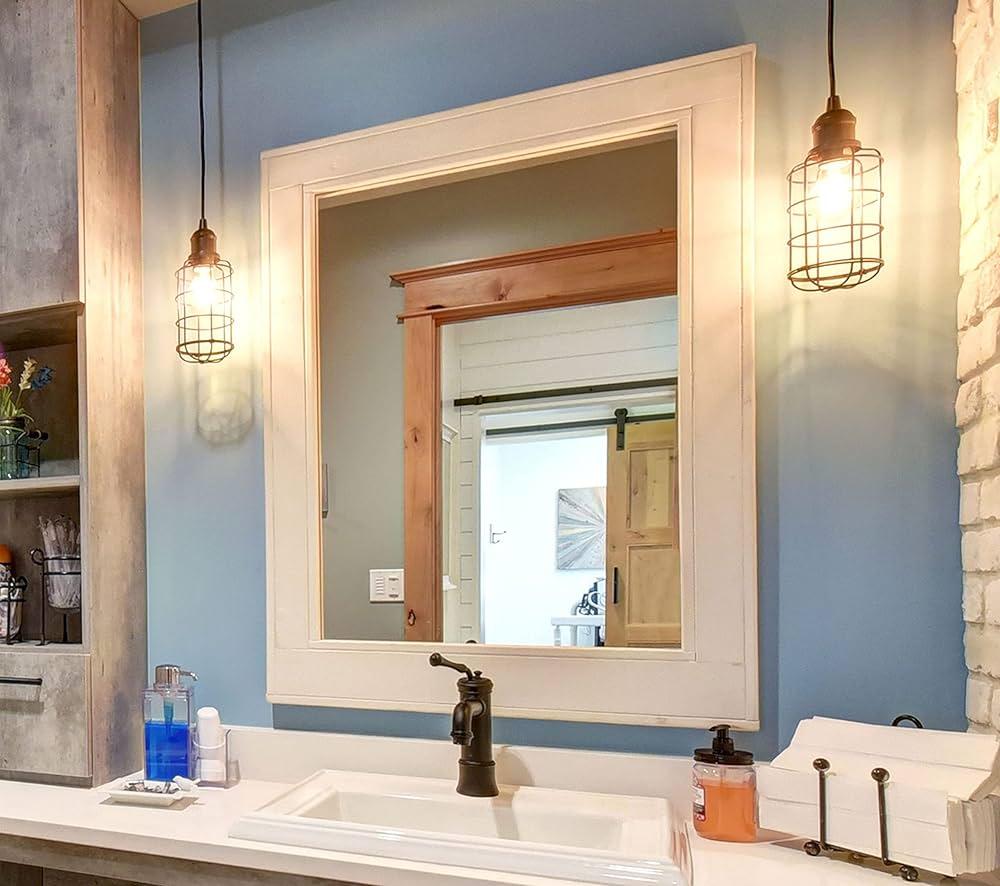 Frame⁣ your mirror with reclaimed wood to add charm to your wooden bathroom