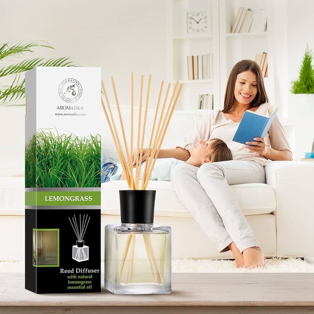 Introduce subtle scents of nature with essential oil diffusers in your earthy living ⁢room