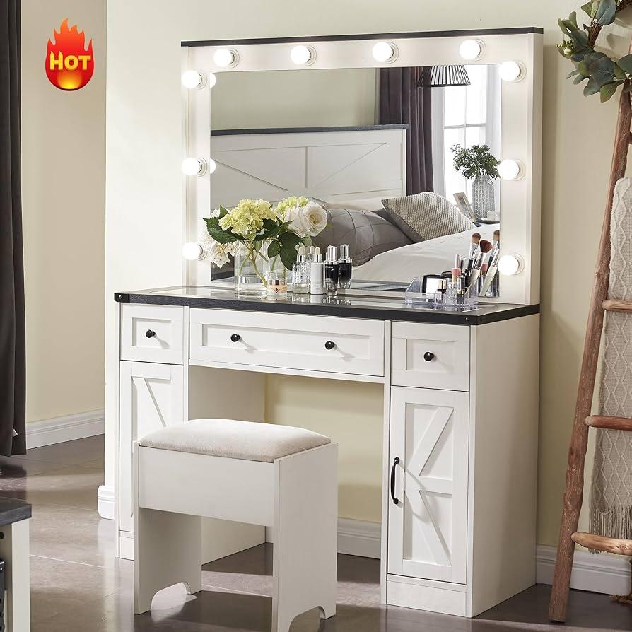 Opt for a farmhouse-style vanity with ample storage in your⁣ Farmhouse Bathroom