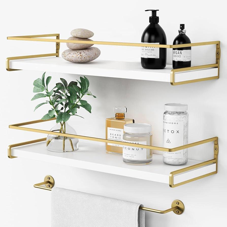 Adorn your⁣ eclectic ⁣bathroom with floating shelves to display curated décor