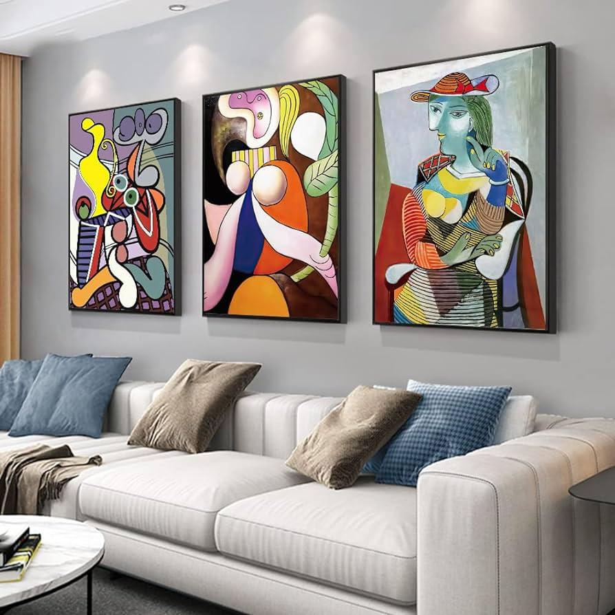 Opt for oversized art pieces​ to⁢ amplify interior design‌ impact