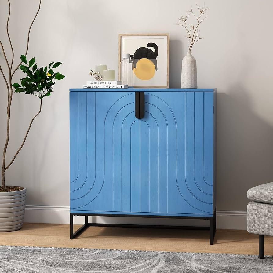 Combine ‍soft⁤ blues with natural ‍wood ‌furniture​ for warmth