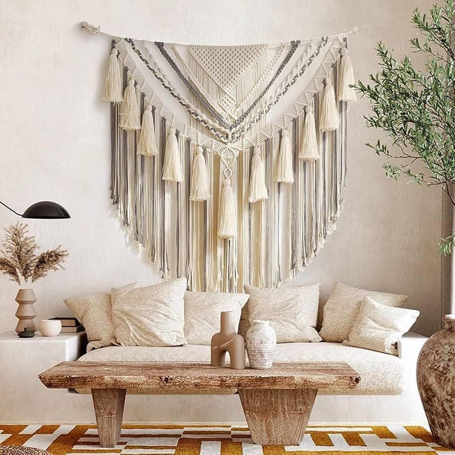 Incorporate soft fringe ‍and tassels for ⁤a whimsical touch in‌ your Boho Living Room