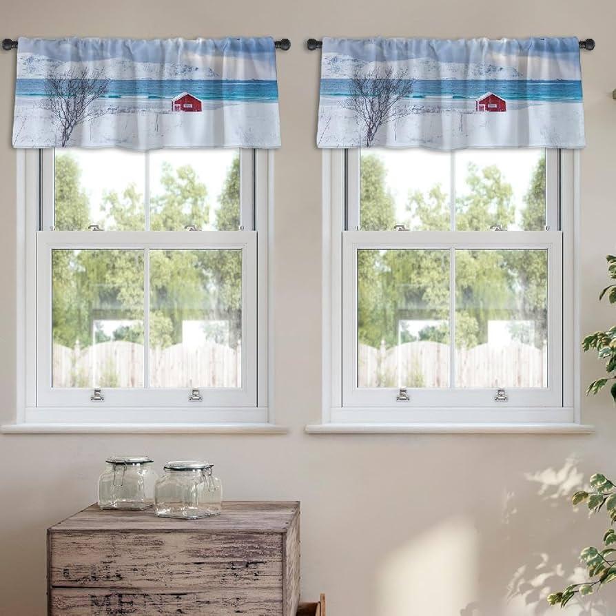 Hang soft curtains ​for privacy and ‌warmth in your Chalet Bathroom