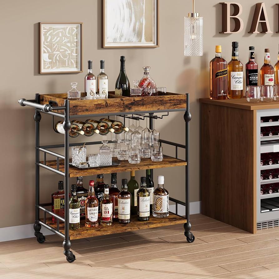 Feature a stylish ‍bar cart for entertaining in your⁢ vintage living room