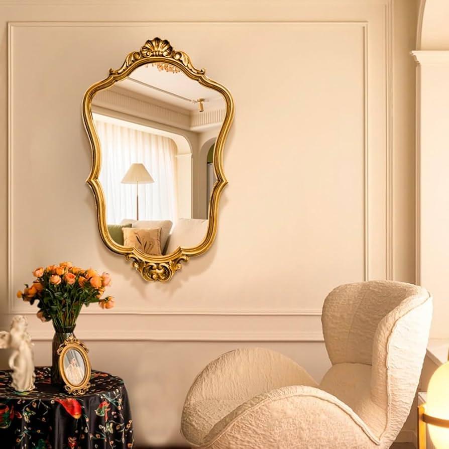 Use an ornate mirror to visually expand ‍your vintage living room space