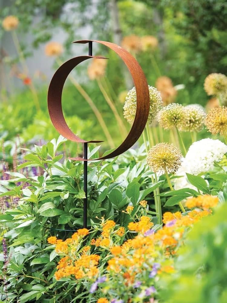 Artistic sculptures to give your backyard a unique ⁣touch