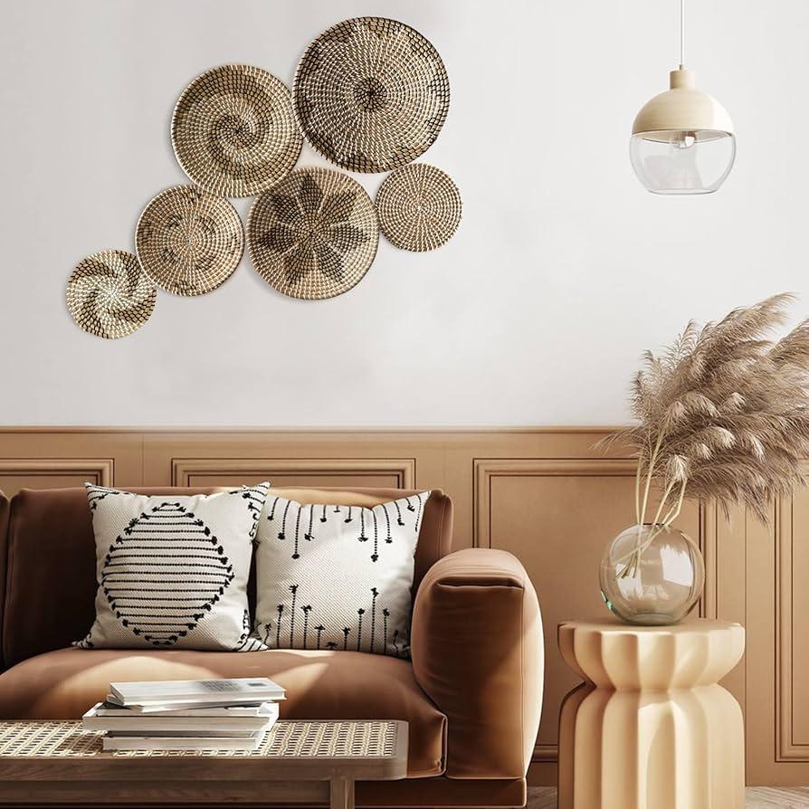 Use ⁤wicker baskets ​to⁣ organize items while⁢ adding character ⁢to ‌your Earthy Living Room