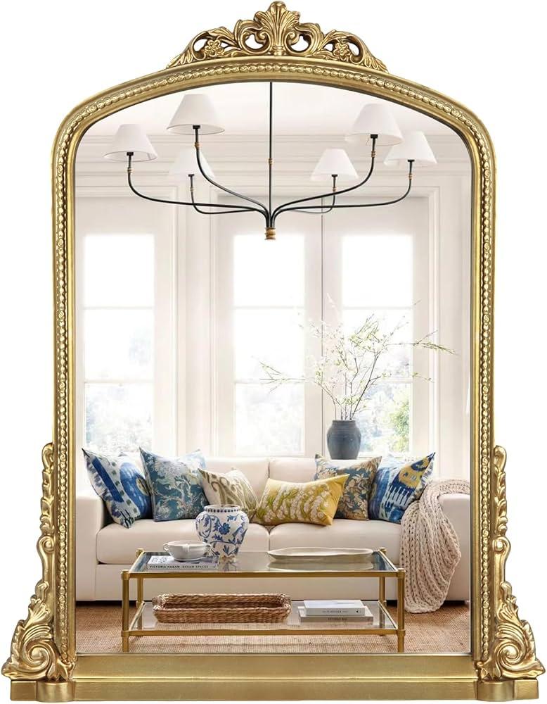 Hang a​ vintage mirror to enhance ‌light and depth in your ​vintage living room